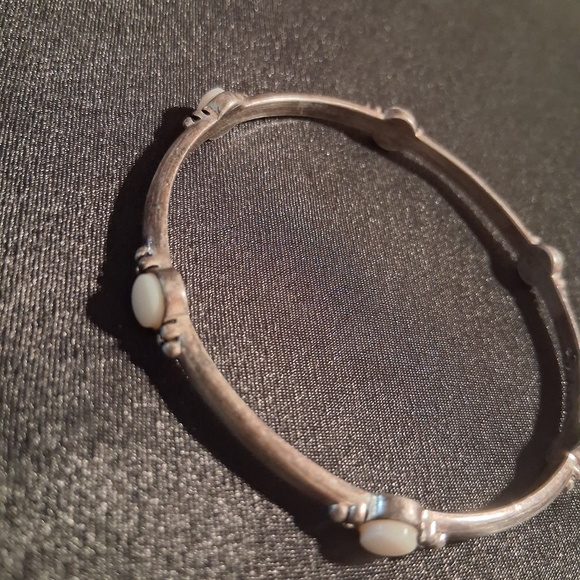 Premier Designs Silver and Cream Bracelet - Picture 2 of 7